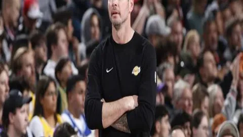 掘金逆袭战胜雄鹿，字母哥因伤缺阵