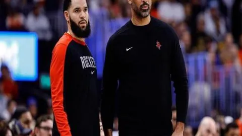 火爆对决！美职男篮东部激战正酣，四战三胜，谁能笑到最后？精彩赛况不容错过！